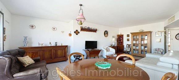 2 bedrooms Penthouse in Antibes, France No. 291169 2