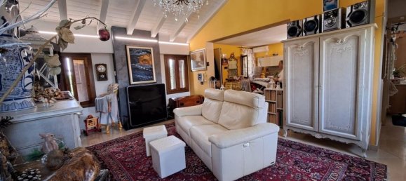 8 bedrooms House in Boara Pisani, Italy No. 344900 10