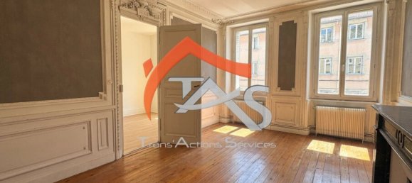 5غرفة شقة في Rive-de-Gier, France رقم 321433 2