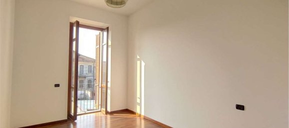 3 rooms Apartment in Lonate Ceppino, Italy No. 2792 7