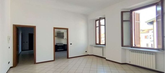 3 rooms Apartment in Lonate Ceppino, Italy No. 2792 3