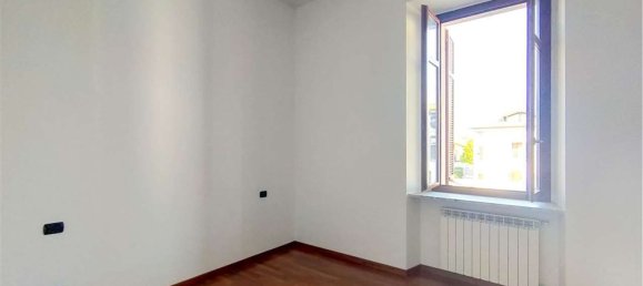 3 rooms Apartment in Lonate Ceppino, Italy No. 2792 10