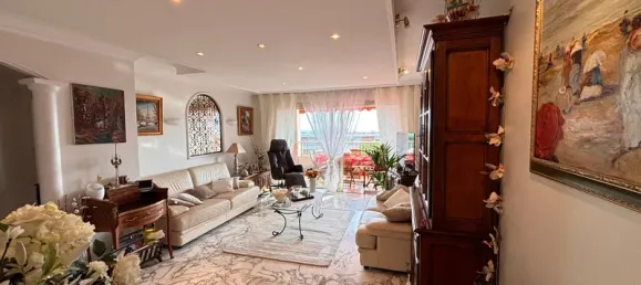 Apartamento de 2 dormitorios en Nice, France No. 339547 5
