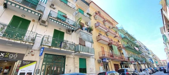 4 Schlafzimmer Wohnung in Naples, Italy, Nr. 327449 26