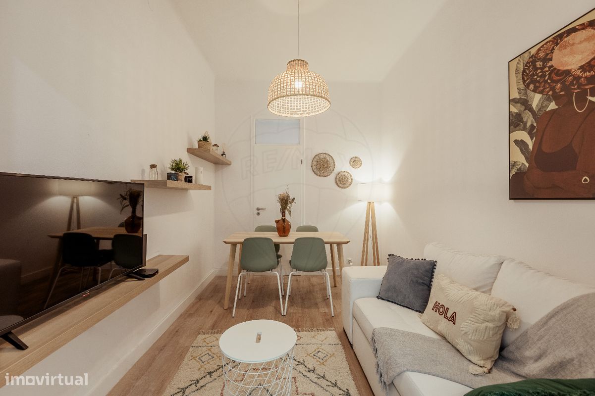 3 bedrooms Apartment in Lisbon, Portugal No. 95580