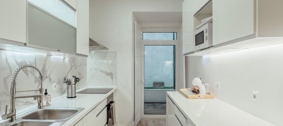 3 bedrooms Apartment in Lisbon, Portugal No. 95580 12