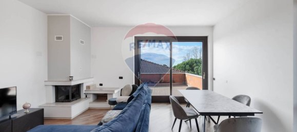 3 bedrooms Penthouse in Merate, Italy No. 52593 4