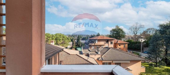 3 bedrooms Penthouse in Merate, Italy No. 52593 13