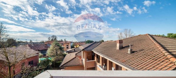 3 bedrooms Penthouse in Merate, Italy No. 52593 11