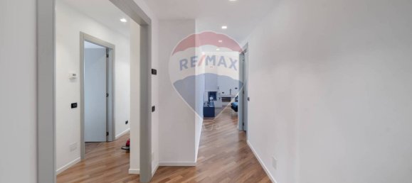 3 bedrooms Penthouse in Merate, Italy No. 52593 3