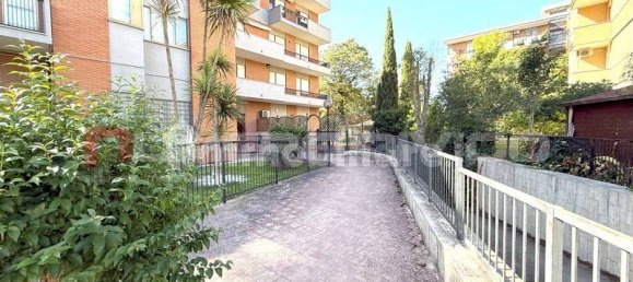Apartamento de 3 dormitorios en Foggia, Italy No. 354710 2