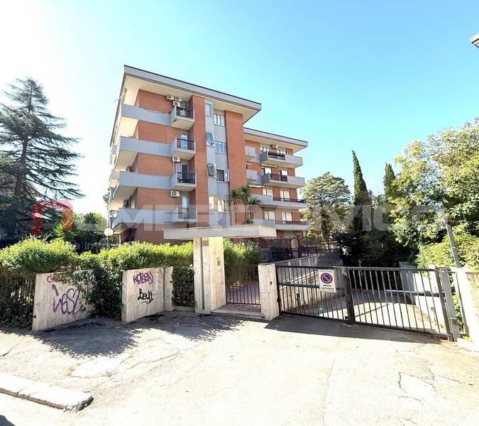 Apartamento de 3 dormitorios en Foggia, Italy No. 354710
