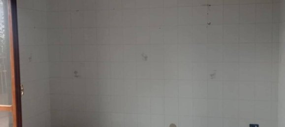 3 rooms Apartment in Scafati, Italy No. 173369 5