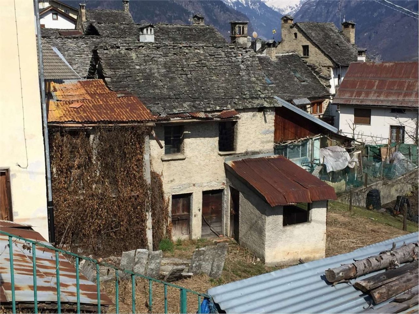 4 rooms House in Crodo, Italy No. 129094