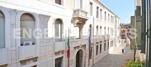 3 bedrooms Apartment in Venice, Italy No. 127310 8