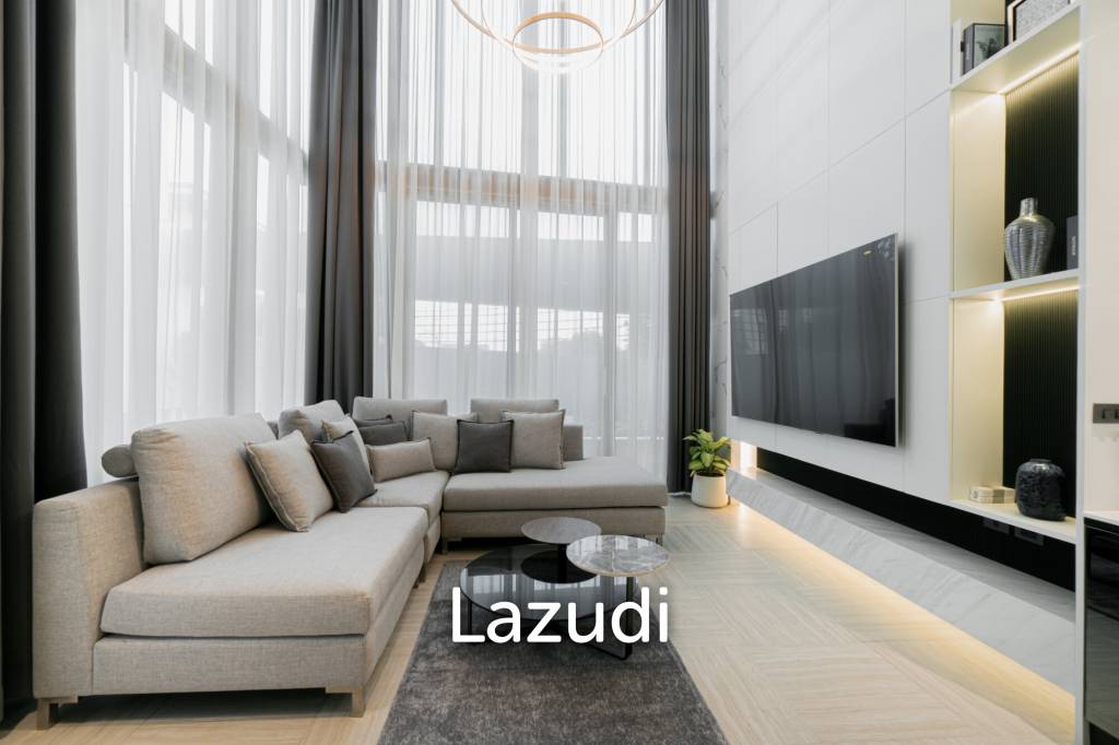 3 bedrooms Bungalow in Bangkok, Thailand No. 13139