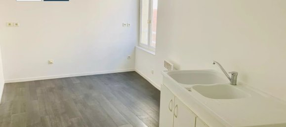 Здание 550м² в Вилле-Котре, Франция № 83079 2