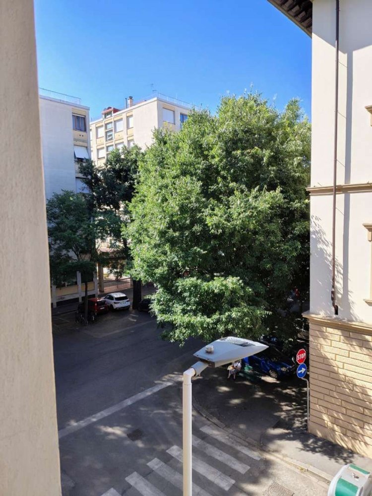 4 bedrooms Apartment in Florence, Italy No. 384403