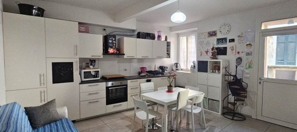 2-Zimmer Gewerbliche Immobilie in Fino Mornasco, Italy, Nr. 174657 2