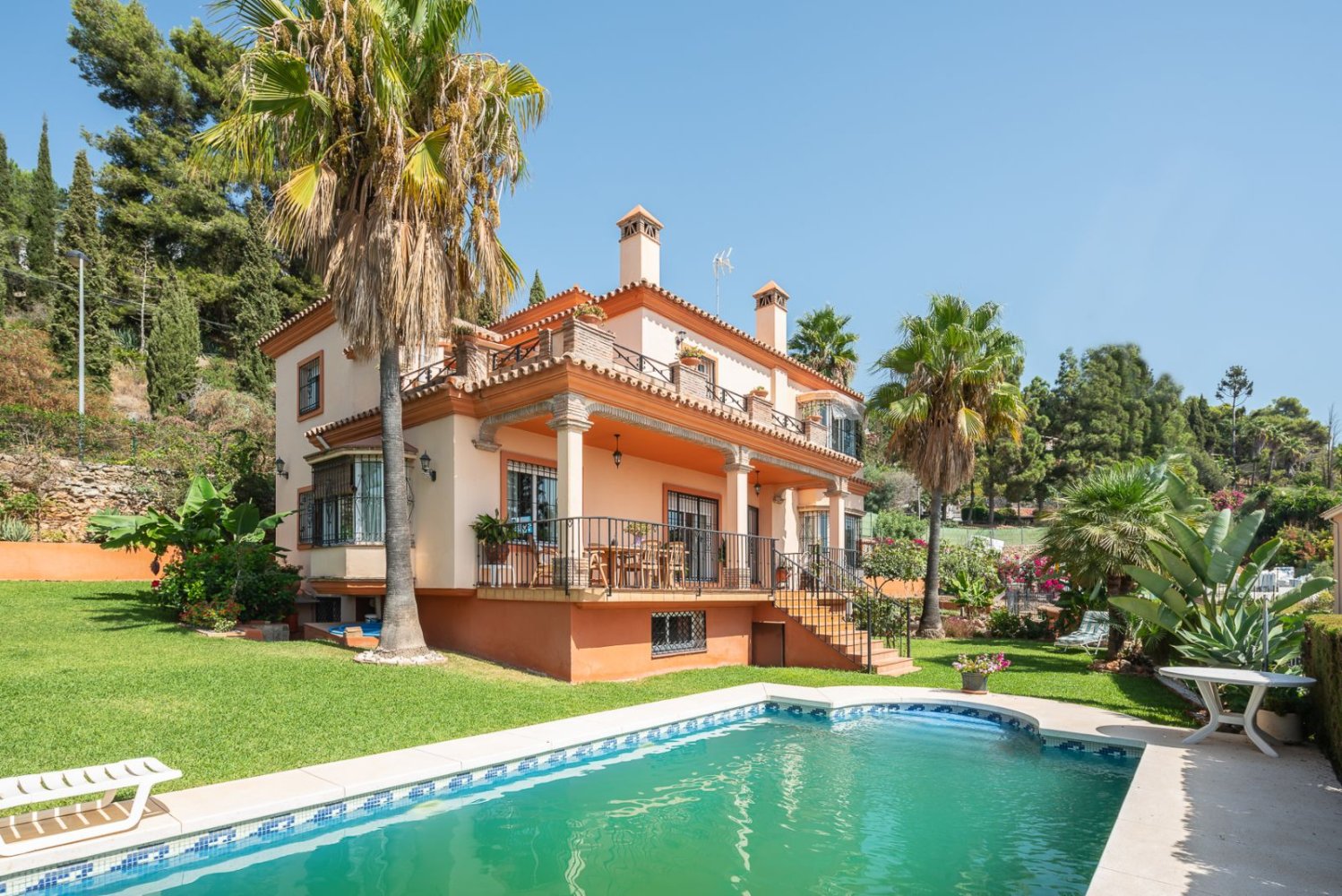4 bedrooms Villa in Marbella, Spain No. 26856