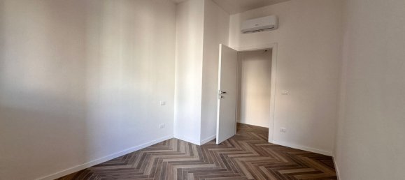 4 rooms Duplex in Florence, Italy No. 37810 10