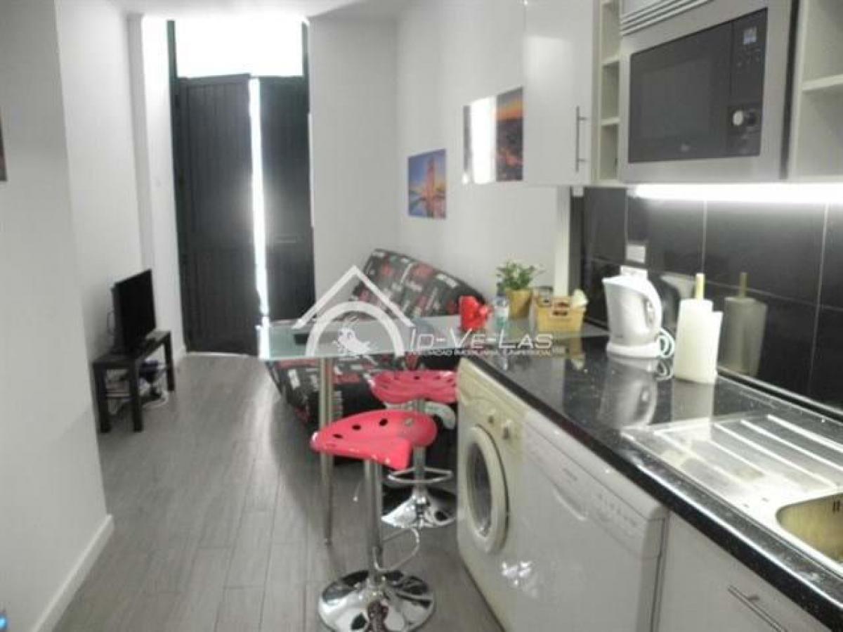 Estudio en Lisbon, Portugal No. 3451