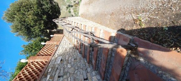 3 rooms Villa in Castelmola, Italy No. 170998 2