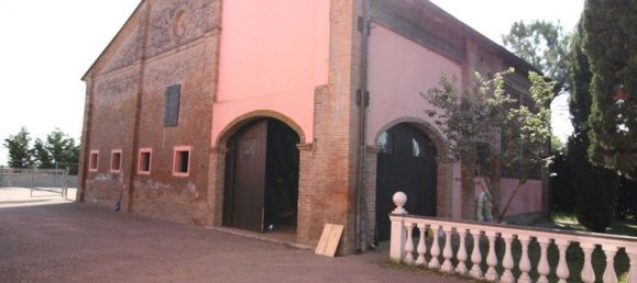 Villa de 8 divisões em Mirandola, Italy N.º 83995 2