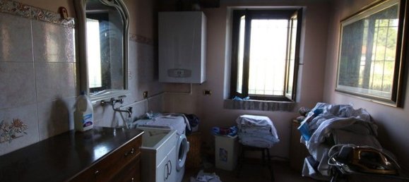 Villa de 8 divisões em Mirandola, Italy N.º 83995 9