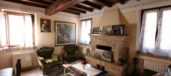 Villa de 8 divisões em Mirandola, Italy N.º 83995 6