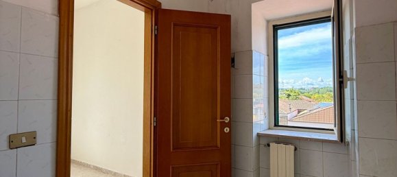 3 bedrooms Apartment in Fontana Liri, Italy No. 343398 5