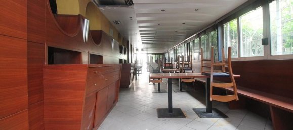 270m² Commercial property in Udine, Italy No. 138634 6