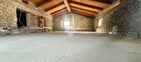 270m² Commercial property in Udine, Italy No. 138634 17