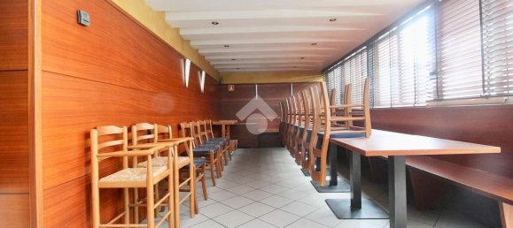 270m² Commercial property in Udine, Italy No. 138634 10