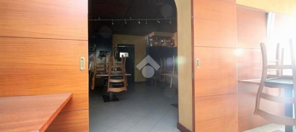 270m² Commercial property in Udine, Italy No. 138634 8