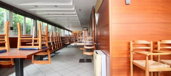 270m² Commercial property in Udine, Italy No. 138634 9