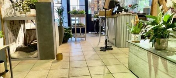 Apartamento de 3 dormitorios en Evron, France No. 323477 3