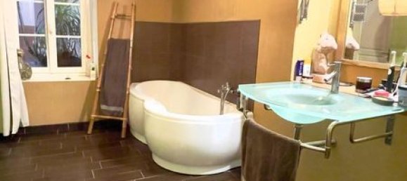 Apartamento de 3 dormitorios en Evron, France No. 323477 10