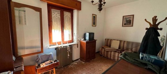 Дом с 4 комнатами в Орбетелло, Италия № 81722 4