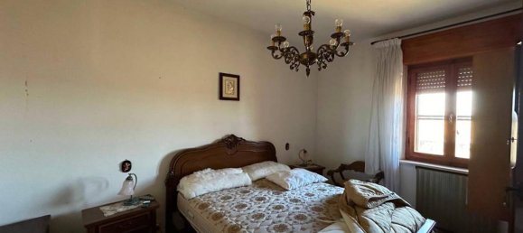 Дом с 4 комнатами в Орбетелло, Италия № 81722 6