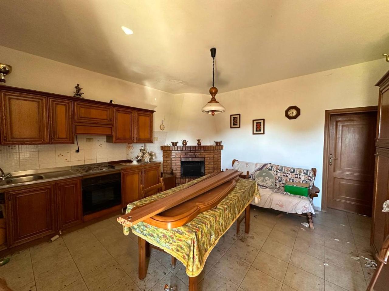 Дом с 4 комнатами в Орбетелло, Италия № 81722