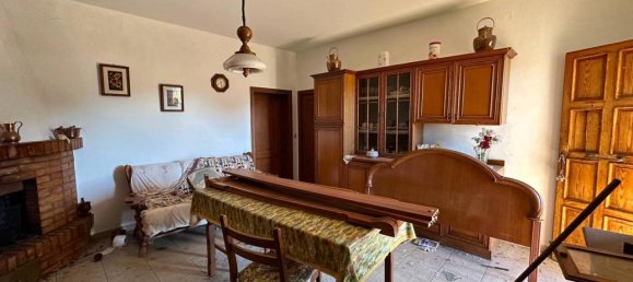 Дом с 4 комнатами в Орбетелло, Италия № 81722 2