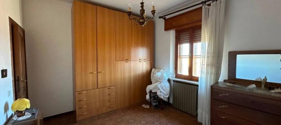 Дом с 4 комнатами в Орбетелло, Италия № 81722 9