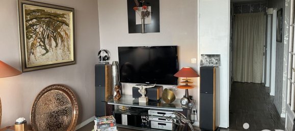 2 bedrooms Apartment in Colombes, France No. 176824 5