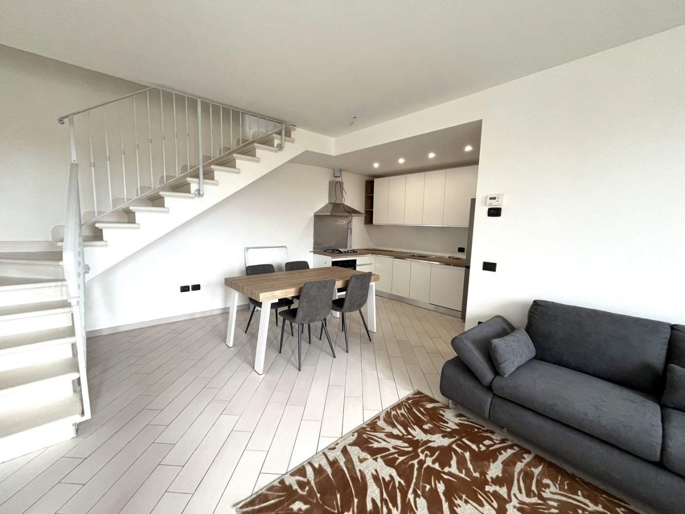 Дуплекс с 3 спальнями в Тальо ди По, Италия № 325264