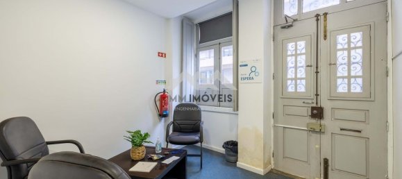 9 bedrooms Building in Porto, Portugal No. 145279 4