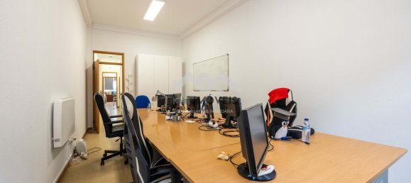 9 bedrooms Building in Porto, Portugal No. 145279 21