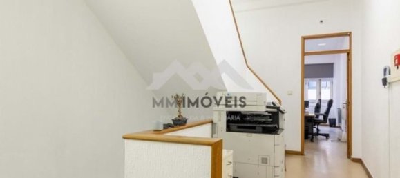 9 bedrooms Building in Porto, Portugal No. 145279 18