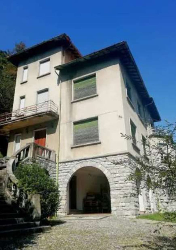 5-salle Villa à Valbrona, Italy No. 2824