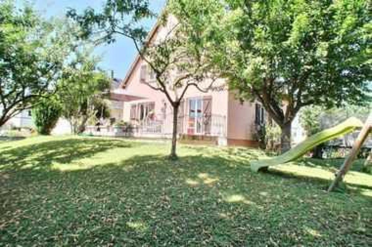 3 bedrooms House in Sierentz, France No. 32027